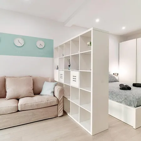 Hostini Como- Downtown *