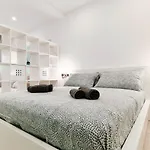 Apartment Hostini Como- Downtown