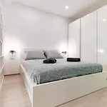 Hostini Como- Downtown Apartment