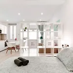 Apartment Hostini Como- Downtown Como