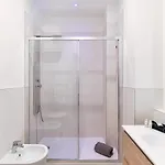 Apartment Hostini Como- Downtown Como