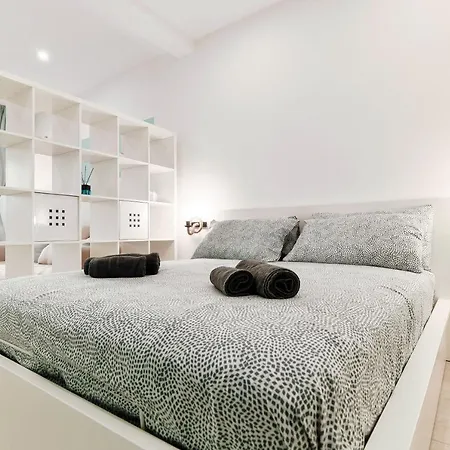 Daire Hostini Como- Downtown