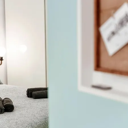 Hostini Como- Downtown Daire