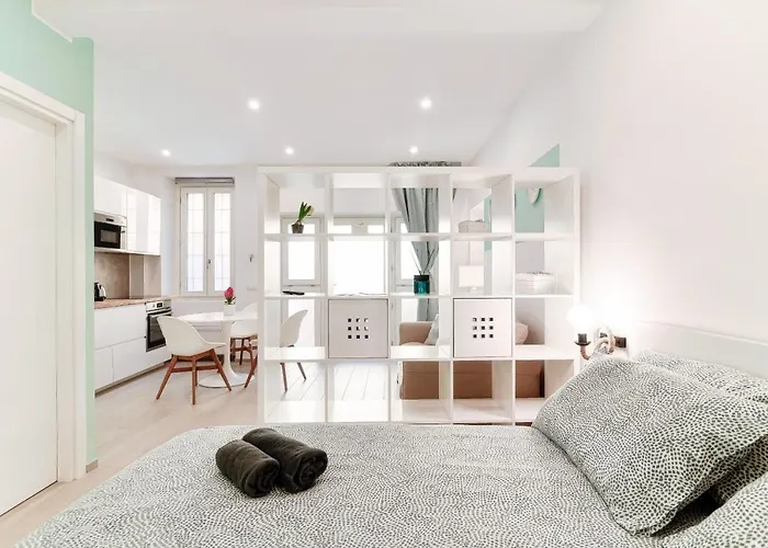 Apartment Hostini Como- Downtown Como