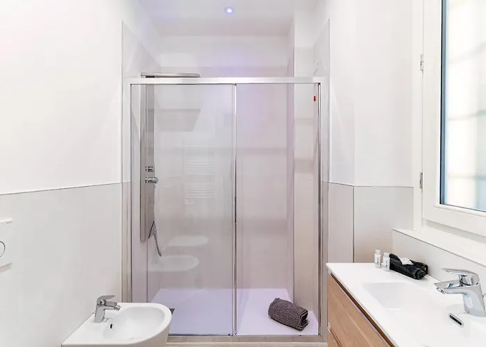 Apartment Hostini Como- Downtown Como