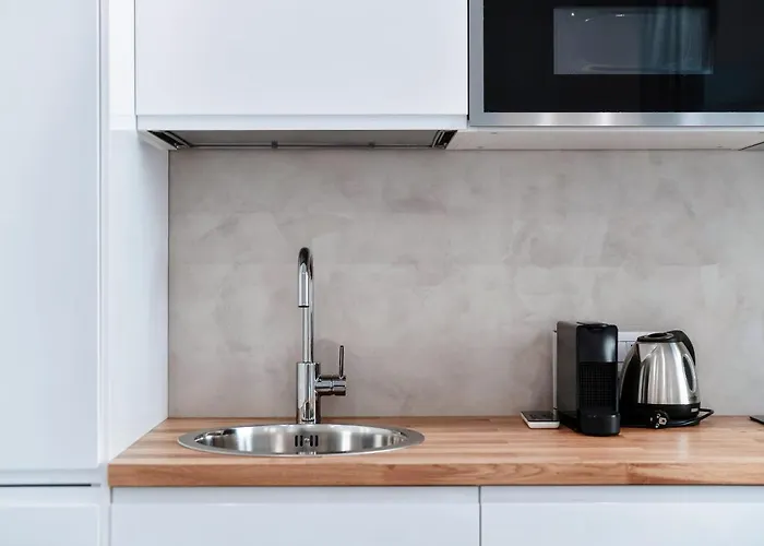 Hostini Como- Downtown *